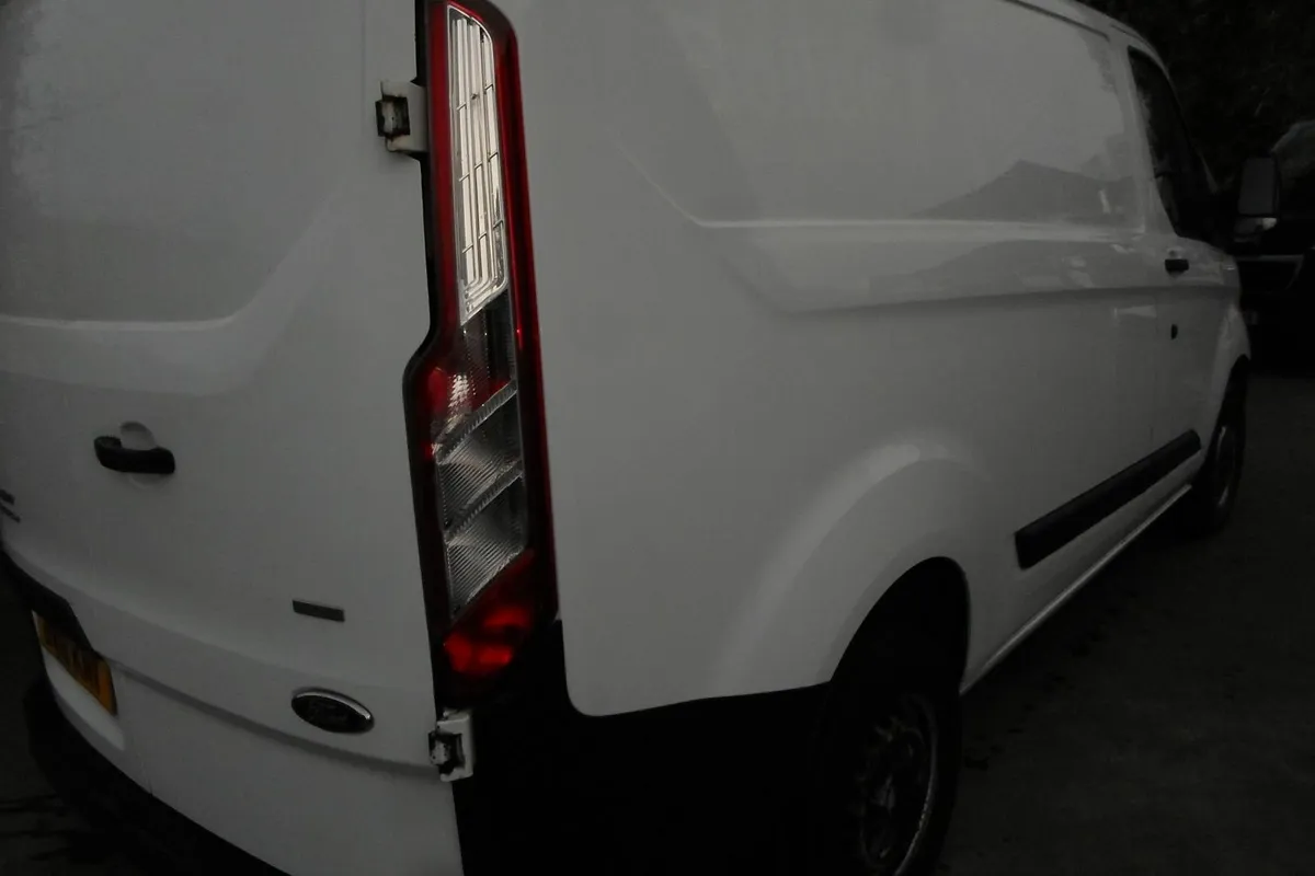 Ford Transit - Image 4