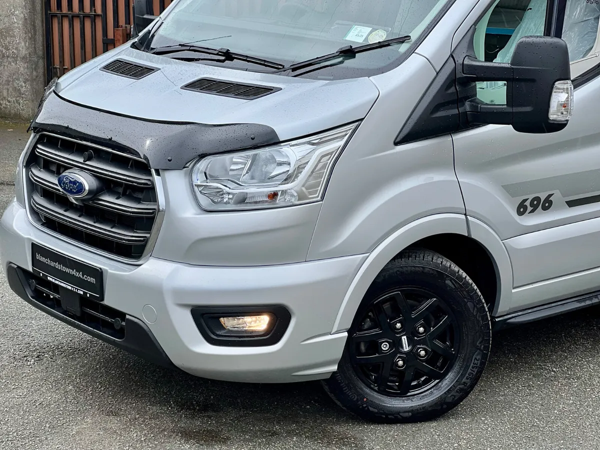 FORD ROLLER TEAM696 ZEFFIRO MOTORHOME AUTOMATIC - Image 2