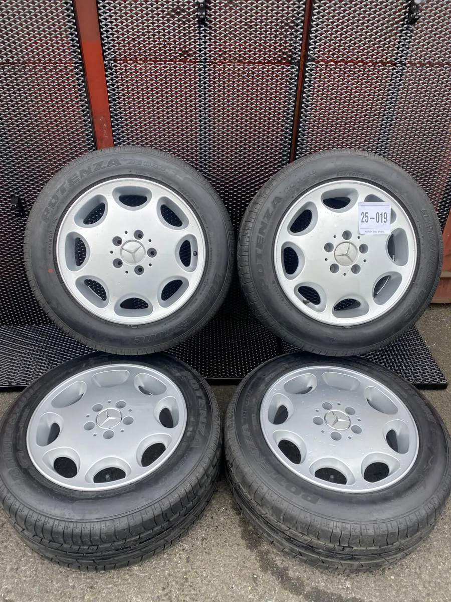 Mercedes 8 Hole alloy  wheels REF 25-019 - Image 1
