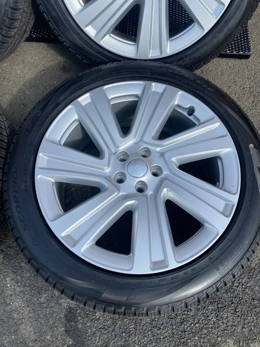 Range Rover 22 in alloy wheels ( new) REF 25-015 - Image 3