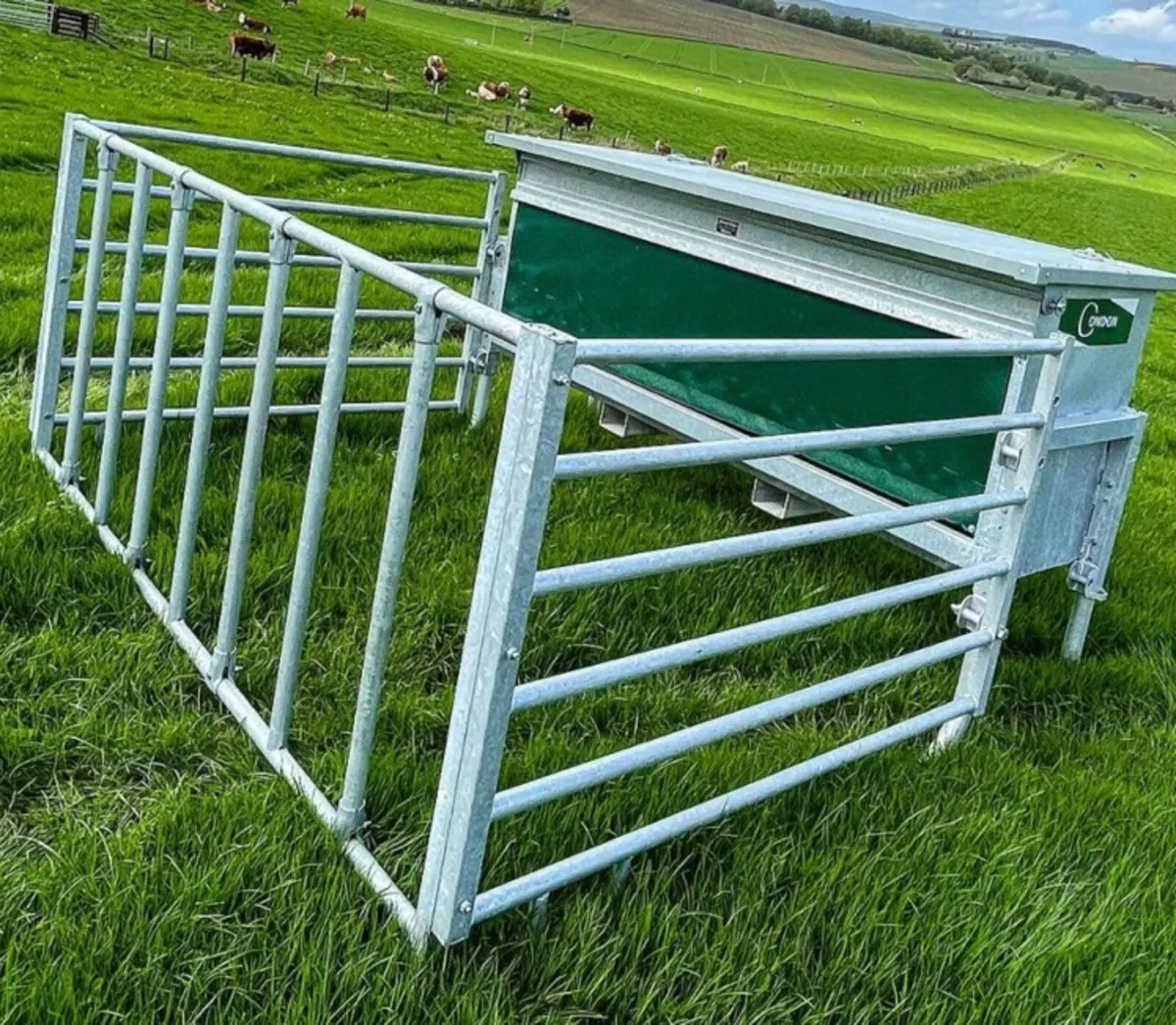 New Condon calf creep feeder - Image 1