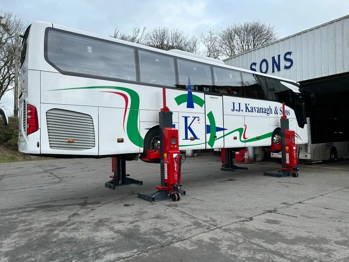 Mobile Wireless Battery Column Lifts - Image 1