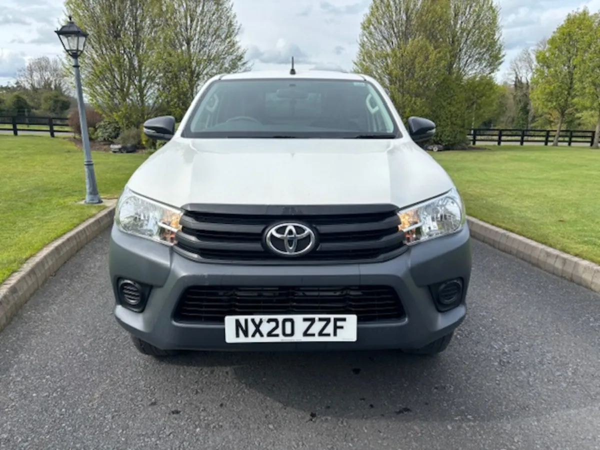 Toyota Hilux 2020 - Image 2