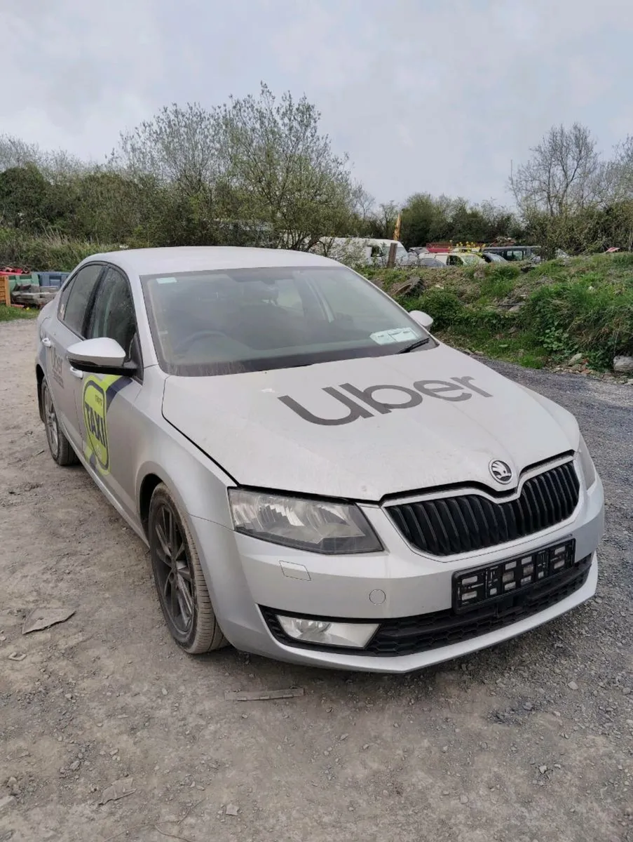Breaking Skoda Octavia 2016 ckfc qse la7w - Image 2