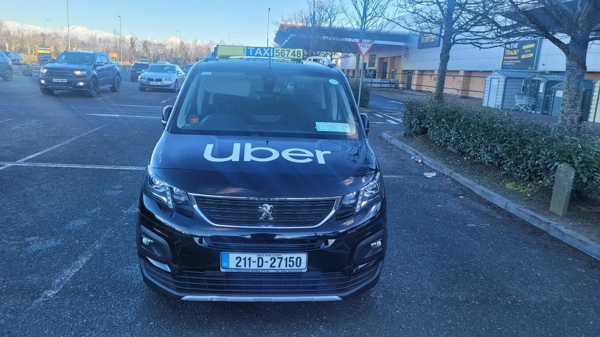 Taxi for rent - Image 4