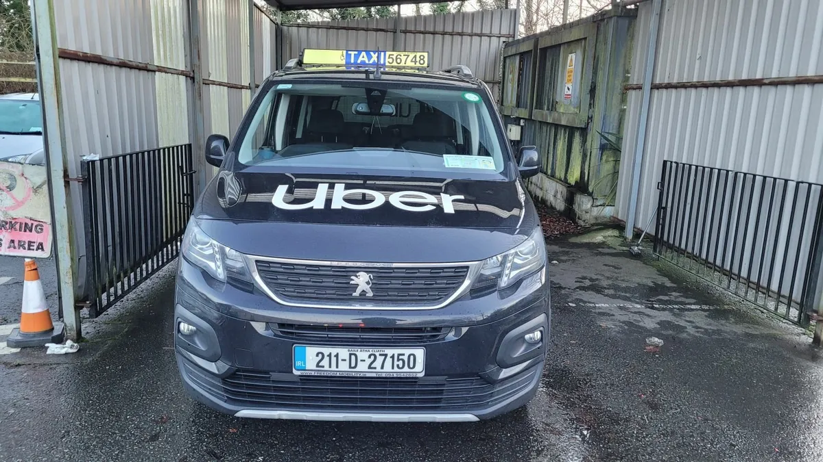 Taxi for rent - Image 2