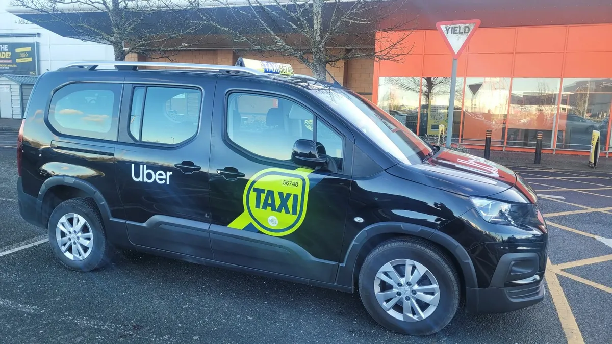 Taxi for rent - Image 3