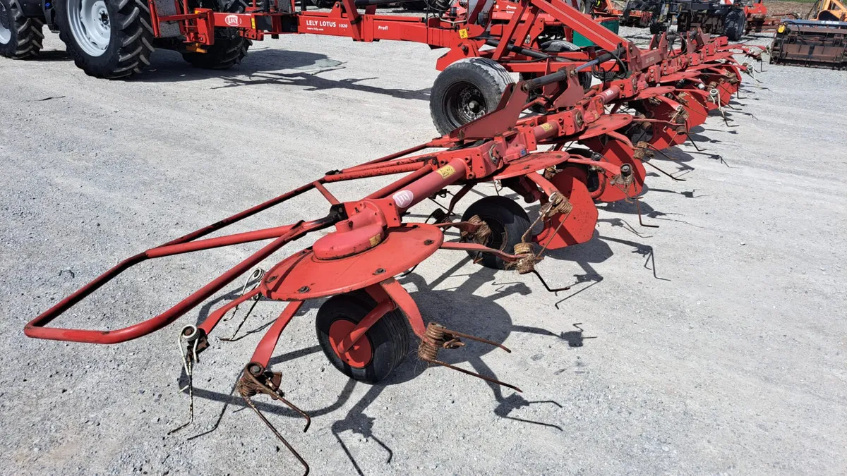 Lely 1020 Trailed Tedder - Image 3
