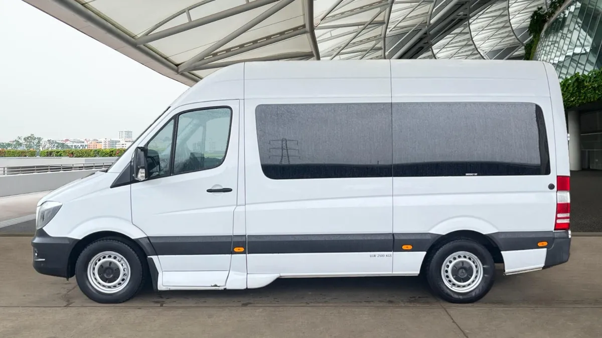 Mercedes-Benz Sprinter Minibus 2.2 - Image 3