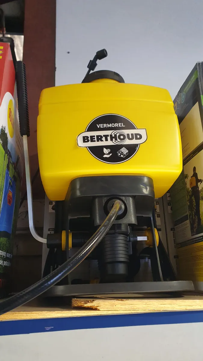 Berthoud Knapsac sprayers - Image 2