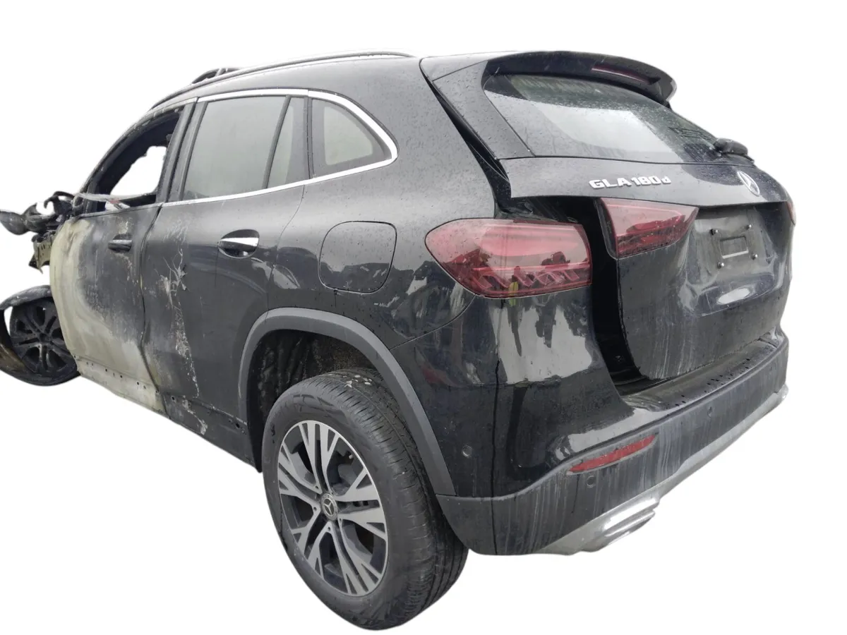 2025 MERCEDES BENZ GLA For Breaking/Dismantling - Image 3