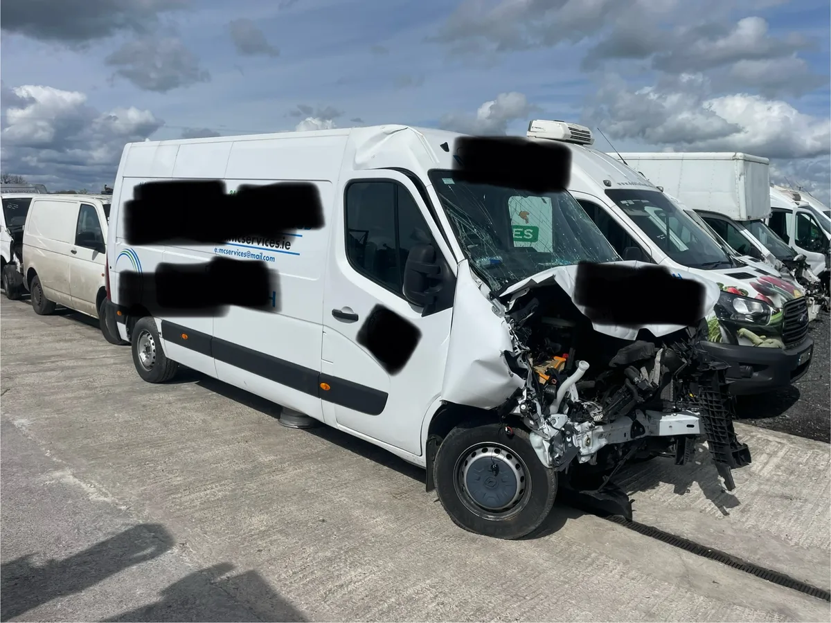 211 Renault master 2.3 for dismantling