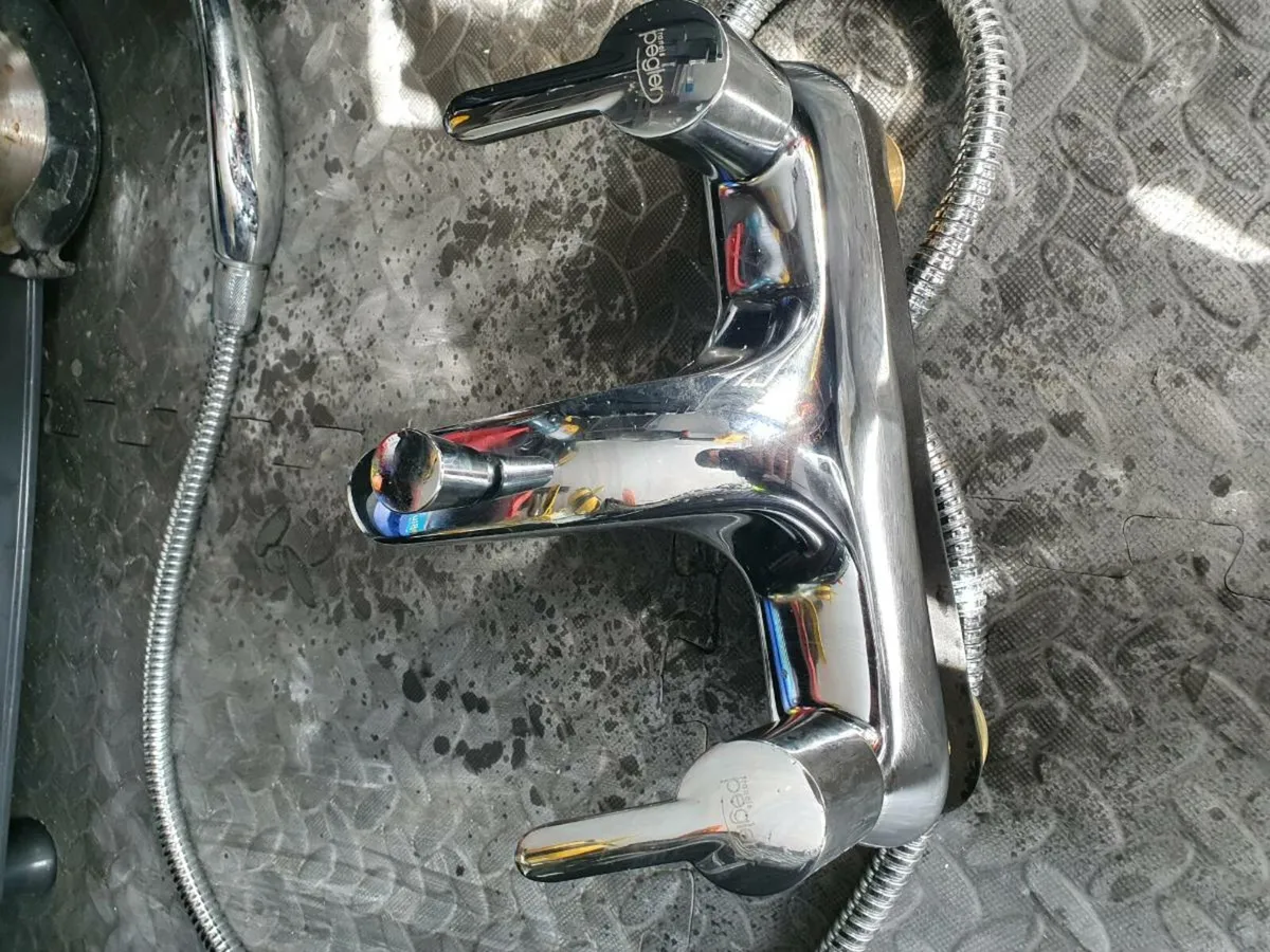 Francis pegler bath with shower hose tap new! - Image 3