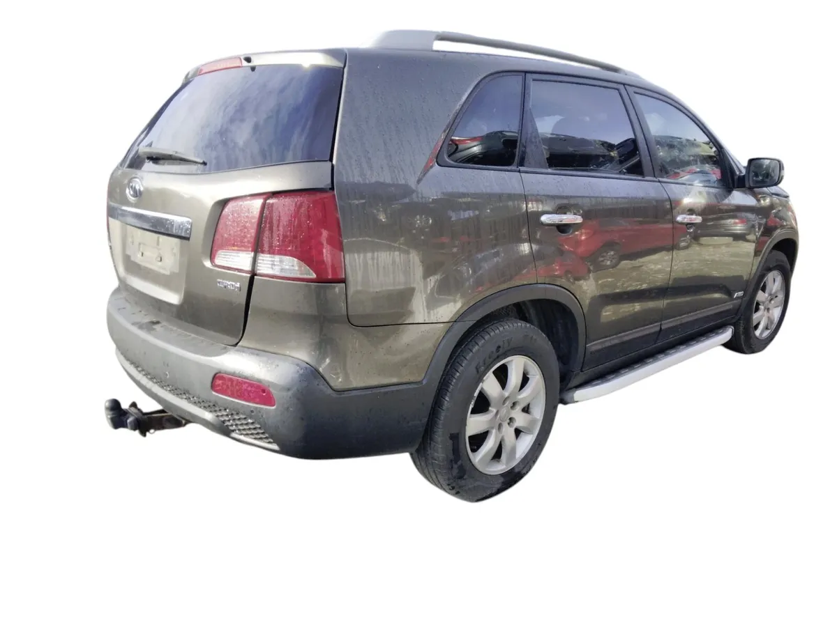 2011 KIA SORENTO For Breaking/Dismantling - Image 3