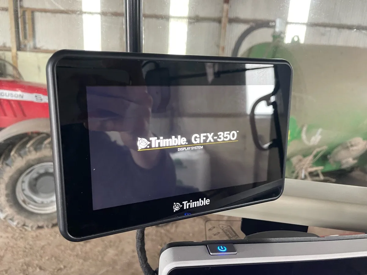 Trimble GPS GFX350 and NAV 500 antenna - Image 1