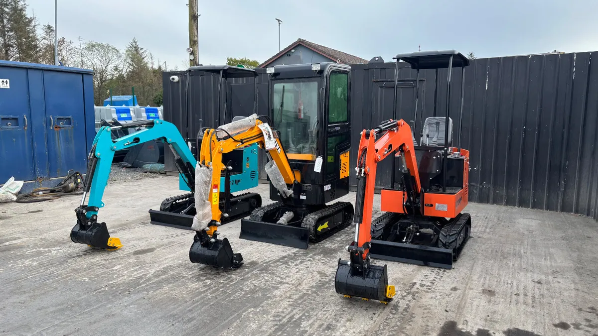 Choice of 3 Mirco Diggers - Image 3