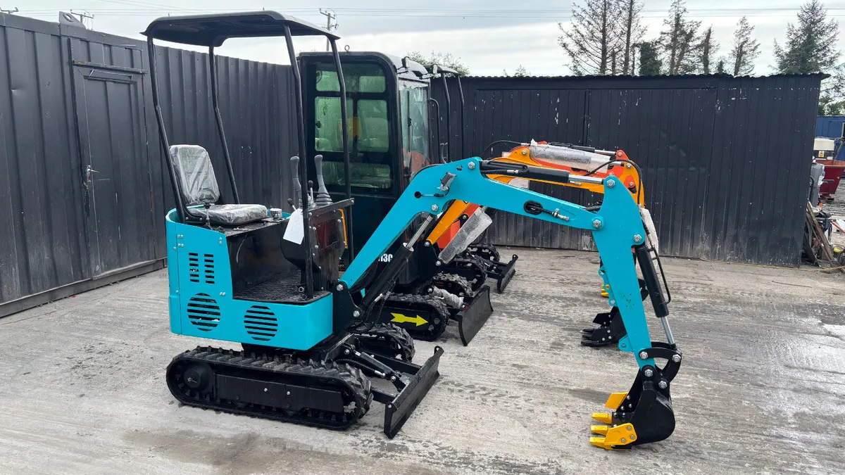 Choice of 3 Mirco Diggers - Image 4