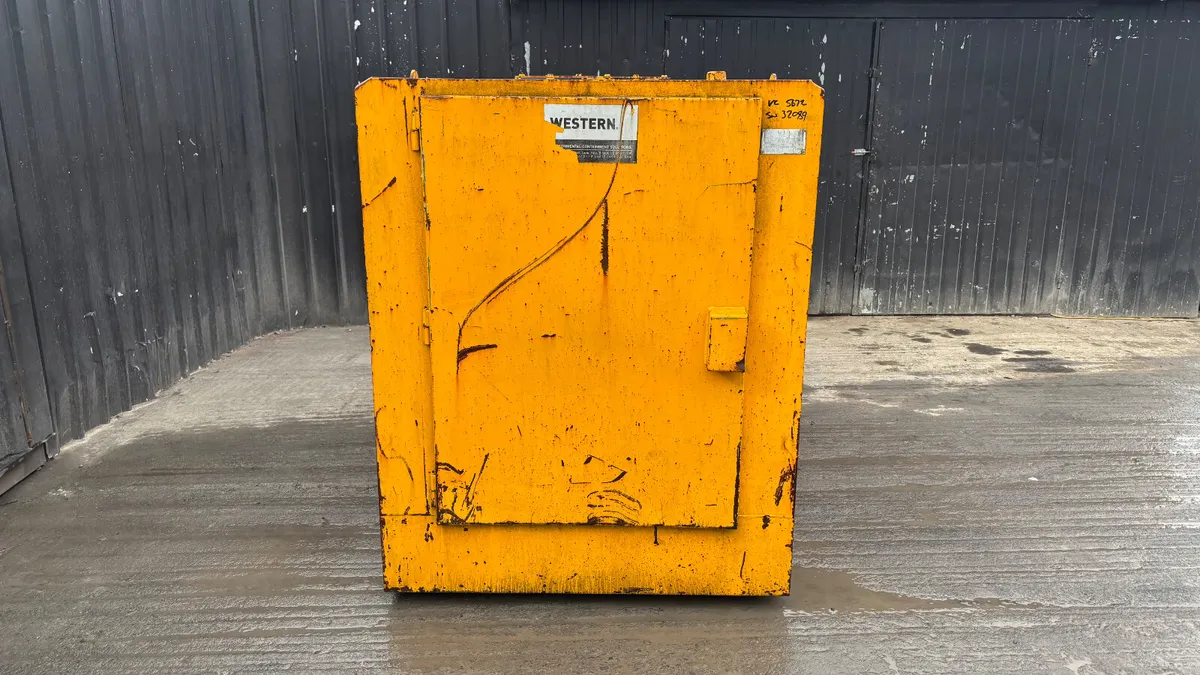 Western 2200L Diesel Fuel Bowser - Image 4