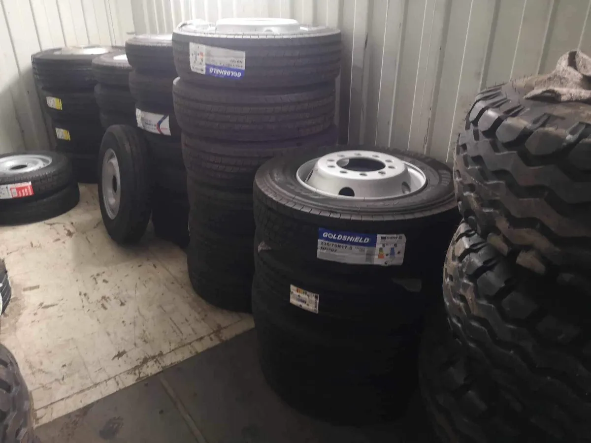 Low loader trailer wheels tyres - Image 3