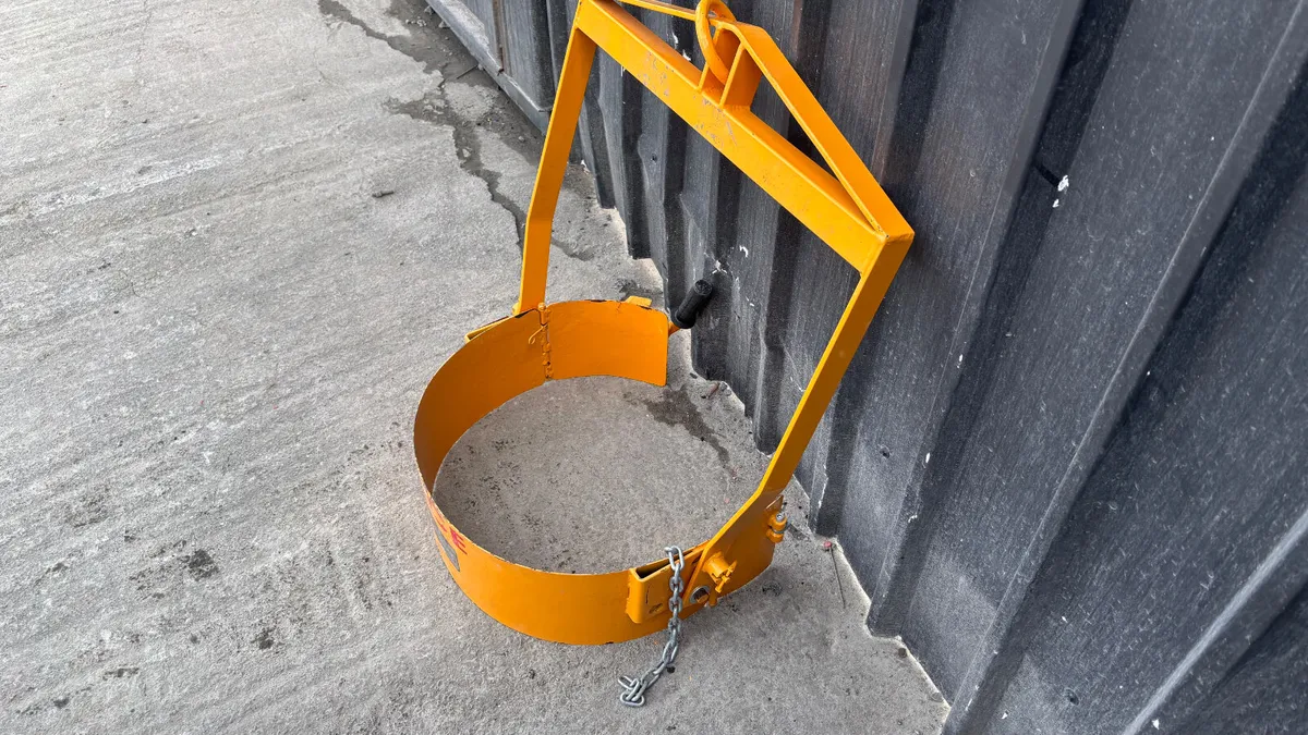 ACE Vertical Drum/Barrell  Lifter 365kg - Image 3