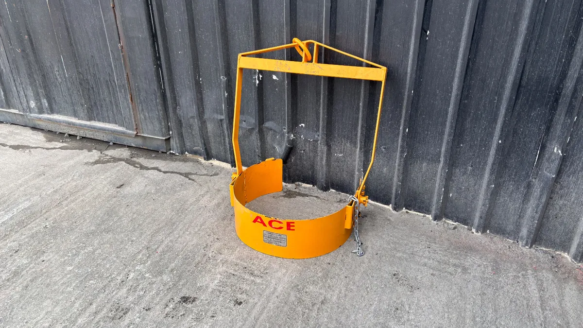 ACE Vertical Drum/Barrell  Lifter 365kg - Image 1