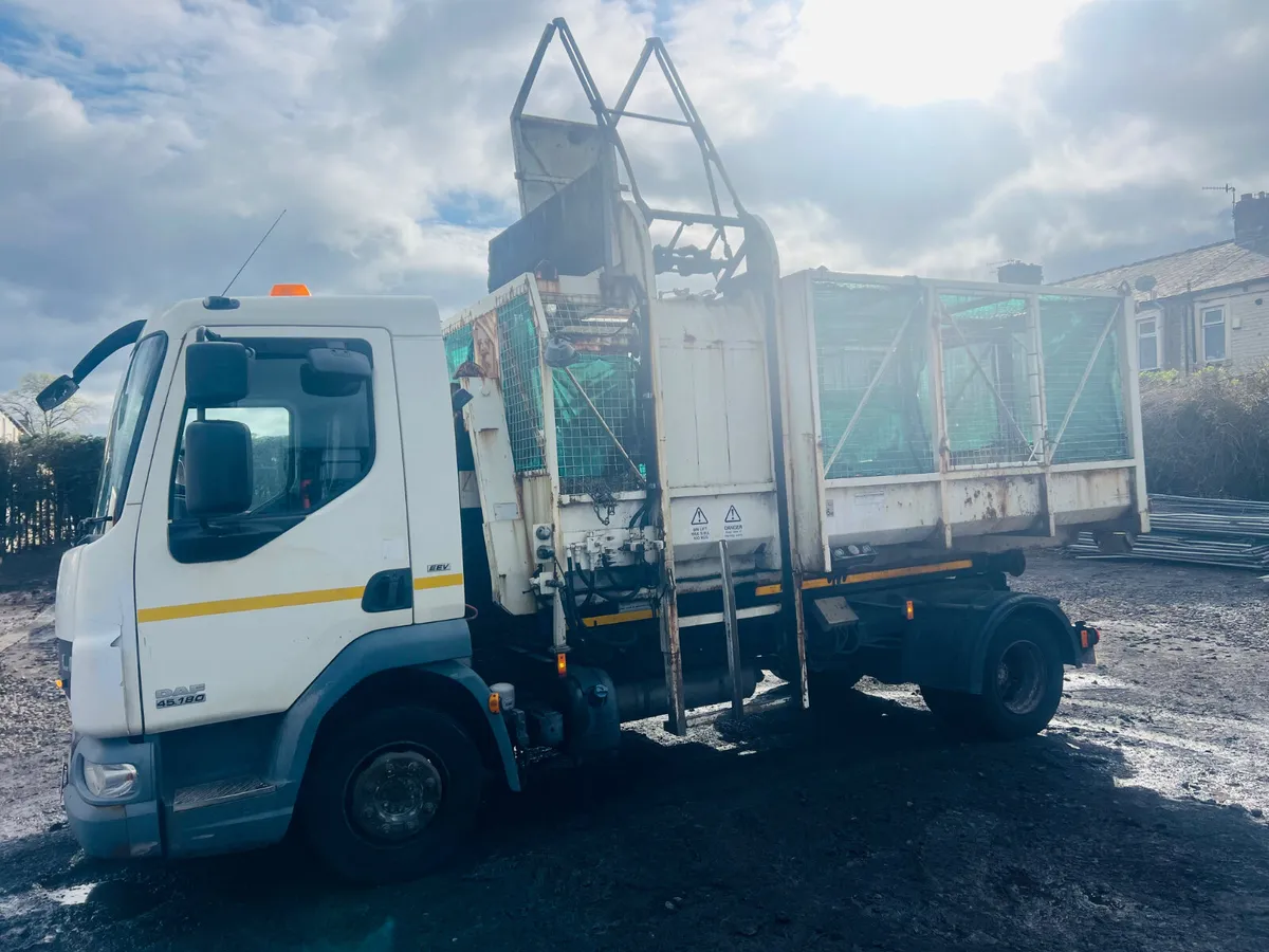 Daf 12tonne Gross  Hookloader recycling spec - Image 1