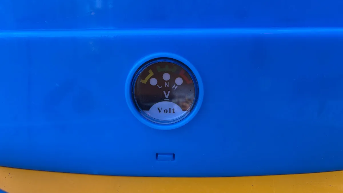 16Lt Ocean Blue Knapsack Sprayer - Image 4