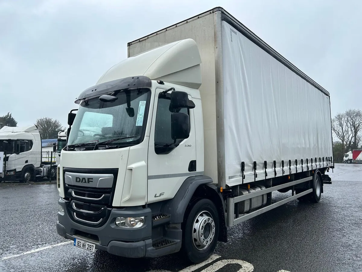 2018 (182) Daf LF 230 4x2 30ft curtainsider - Image 2