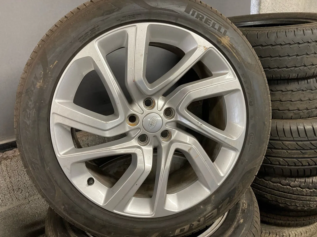 Range Rover alloys - Image 1