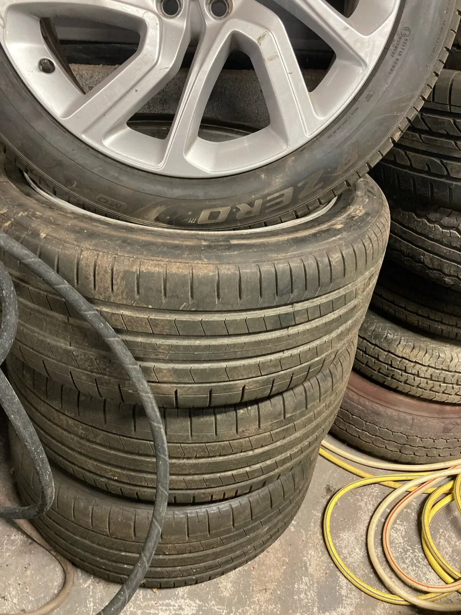 Range Rover alloys - Image 2