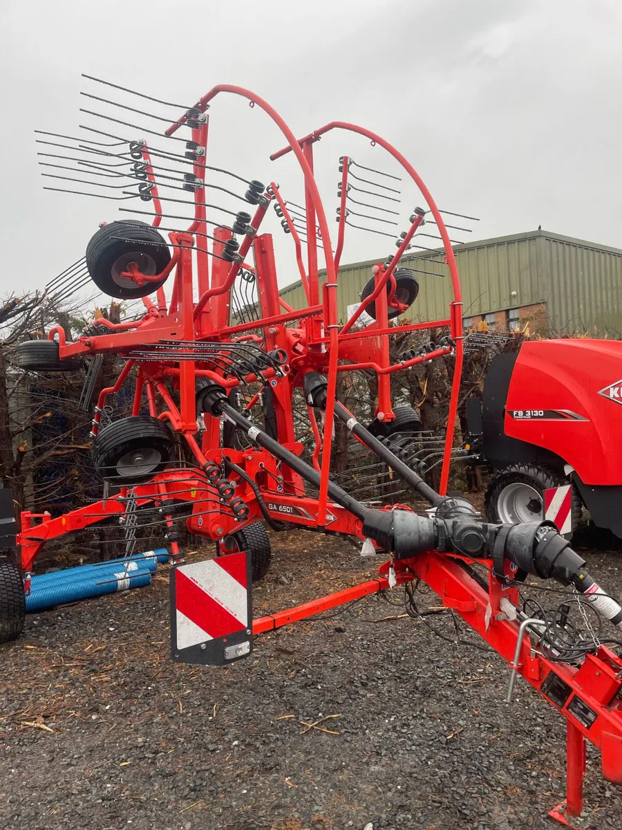 Kuhn trailed 18.5ft to 21ft Rake - IN STOCK!! - Image 3