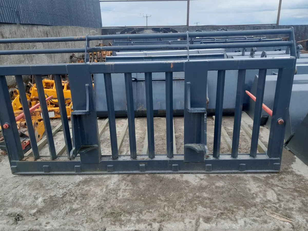 Silage Fork 9' New (17945) - Image 3