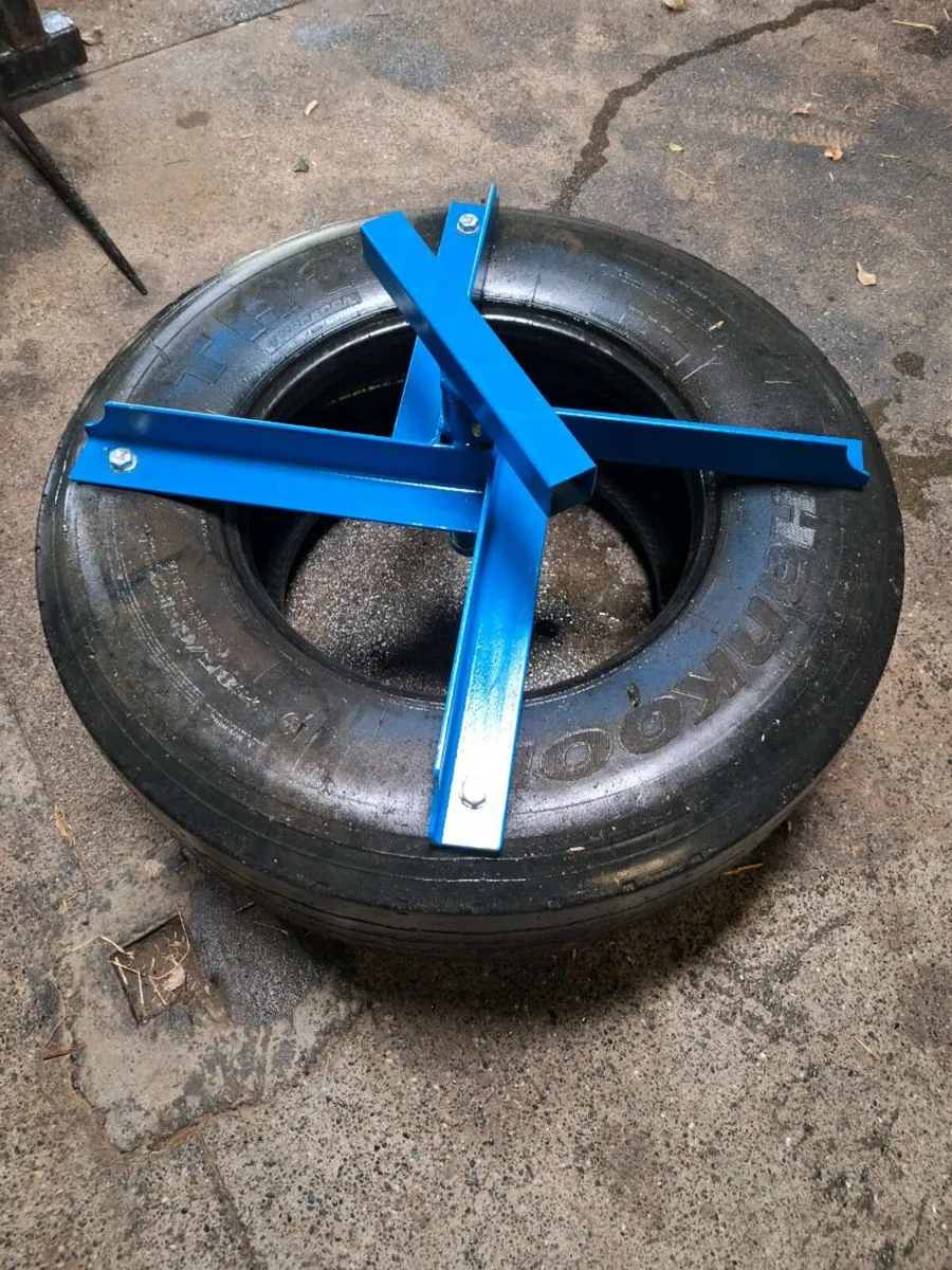 Silage pusher - Image 1