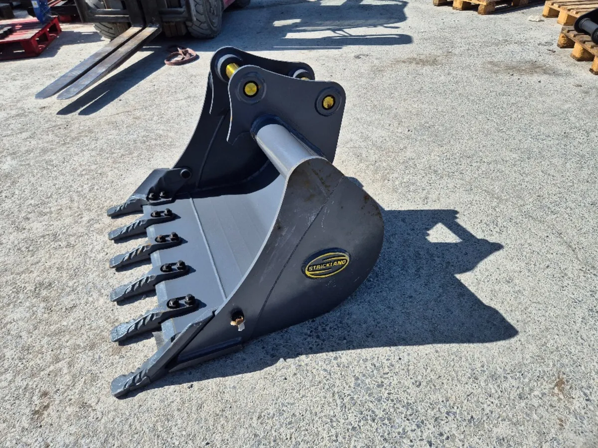 4-5 ton Digging Buckets - Image 1