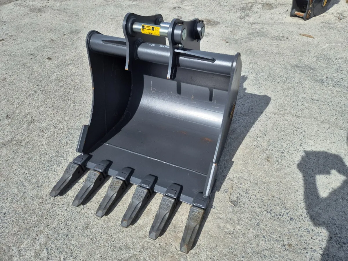 6-9t Excavator Digging Buckets - Image 1