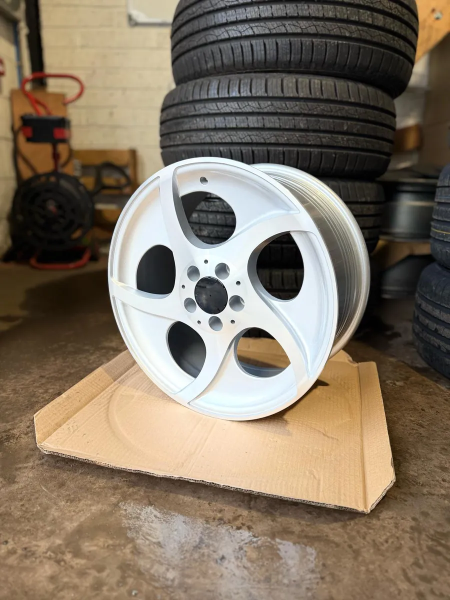 18inch alphard style alloys golf Audi Leon - Image 2