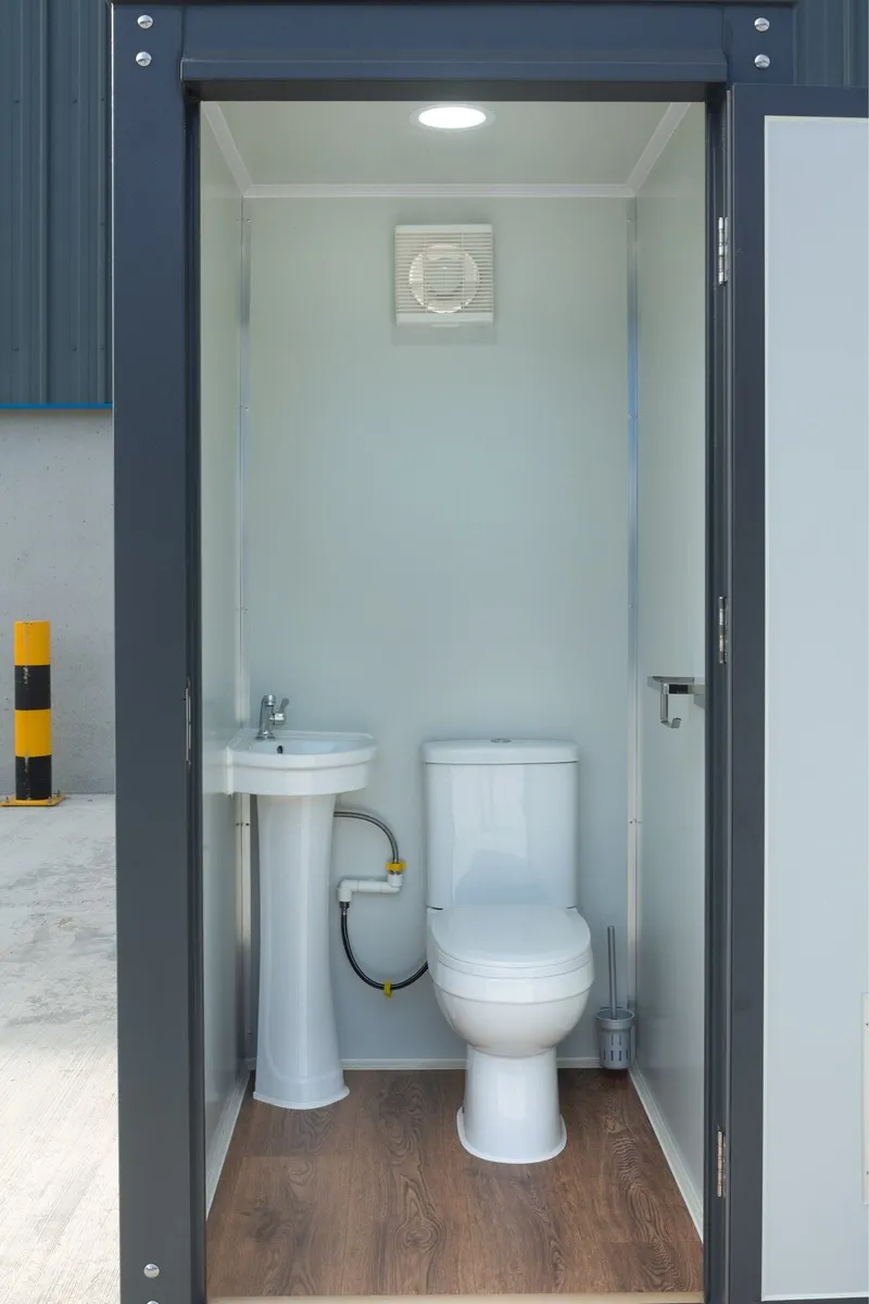 Temporary toilets - Image 3