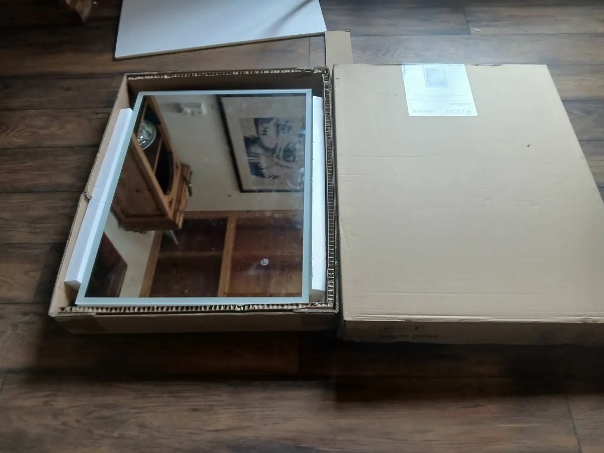 Bathroom mirror - Image 1