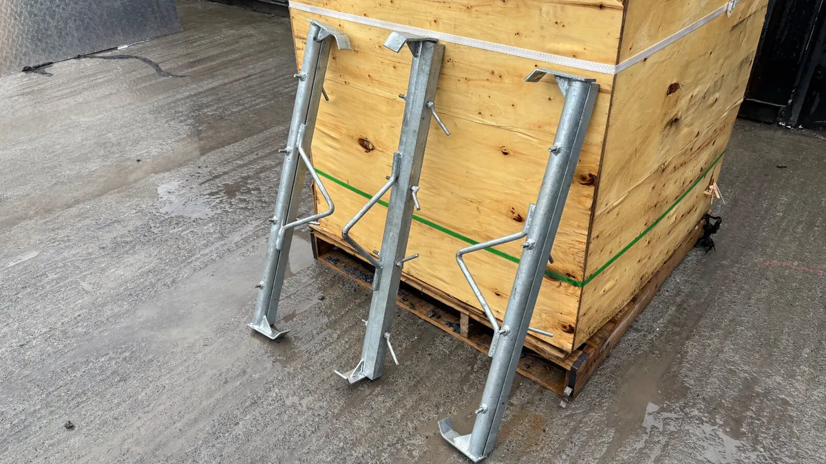 Sheep Wire Pullers - Image 3