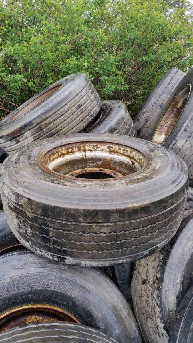 10 Stud Super Singles Rim & Tyres 385 65 22.5 - Image 1