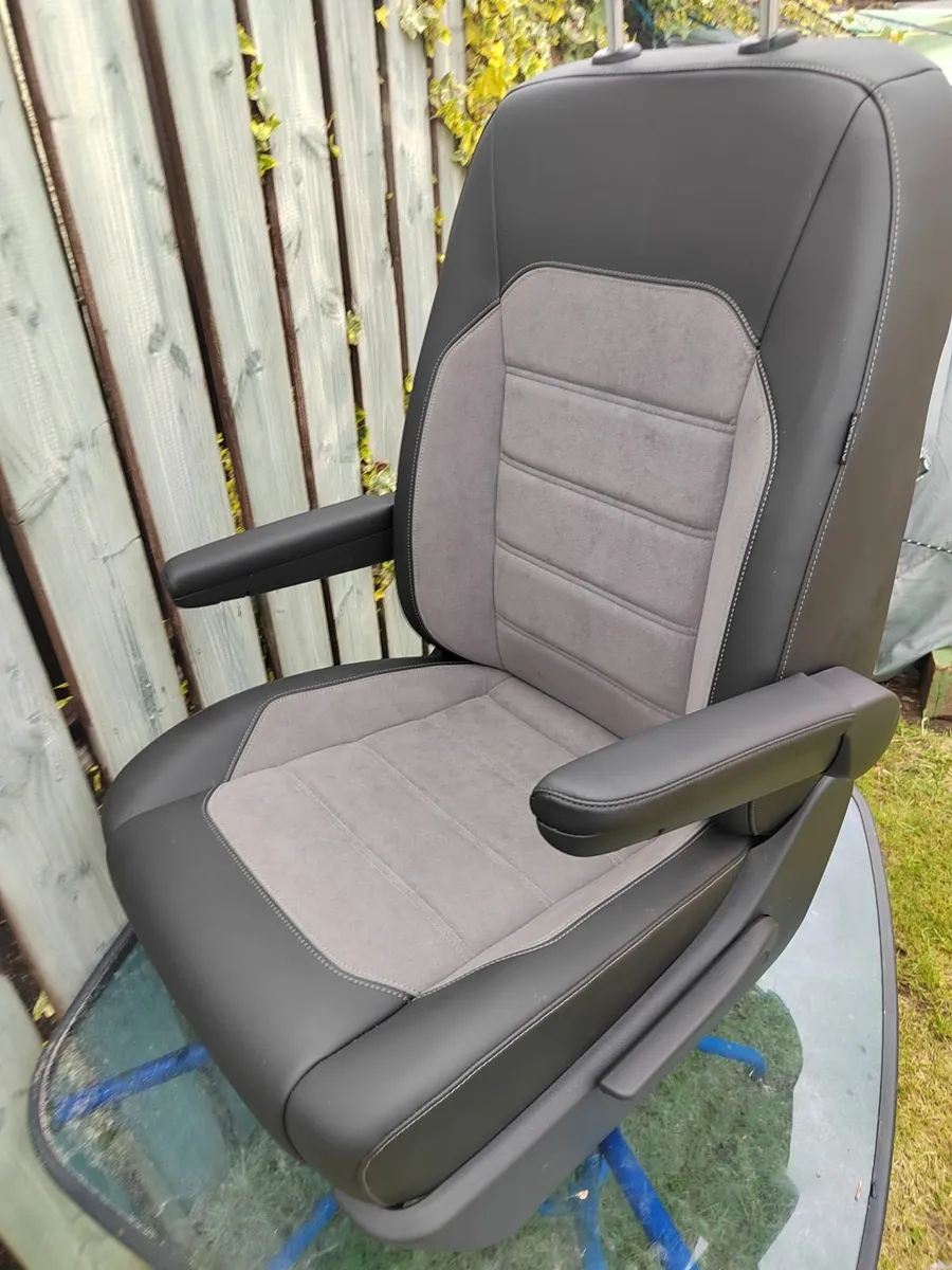 VW Transporter Front Passenger Captains Seat - Image 2