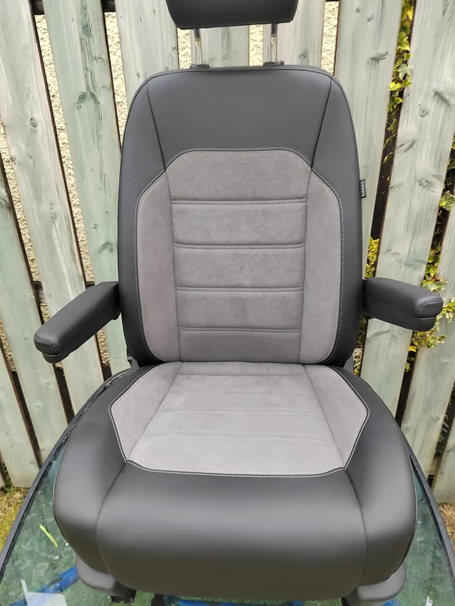 VW Transporter Front Passenger Captains Seat - Image 1
