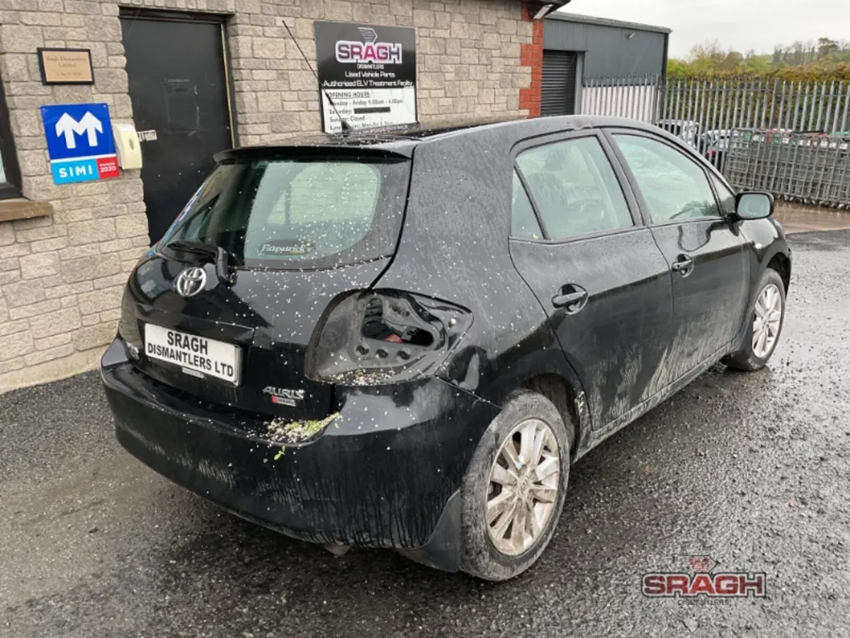 TOYOTA AURIS SELECTION - Image 4