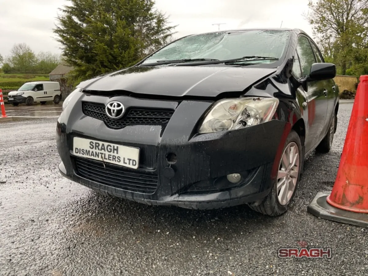TOYOTA AURIS SELECTION - Image 3