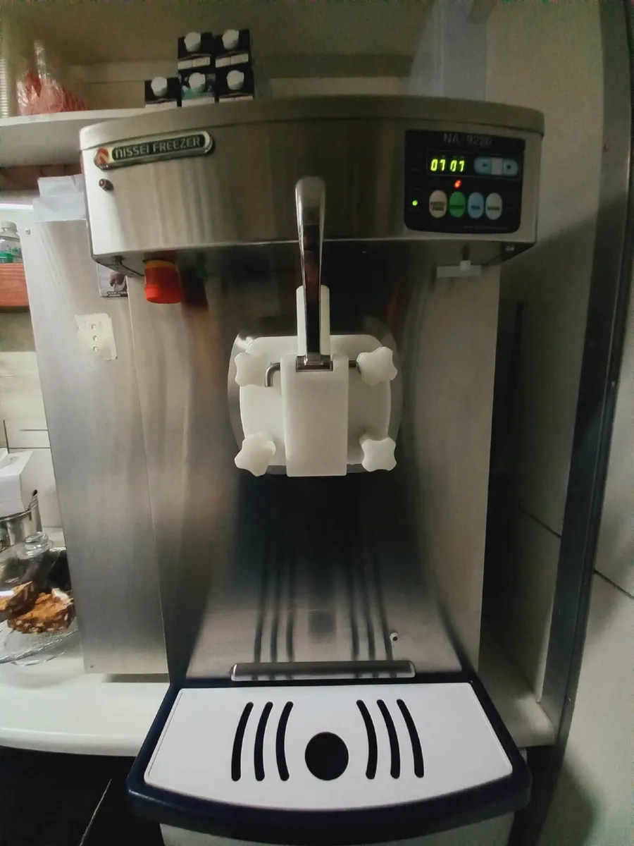 ice cream machine - Image 1