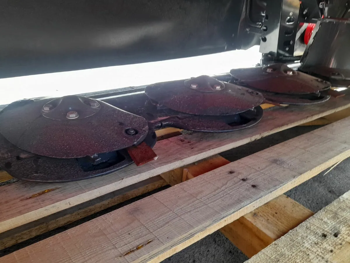 SIP 3MT DISC MOWER. XX Pre- season deals . XX. - Image 4