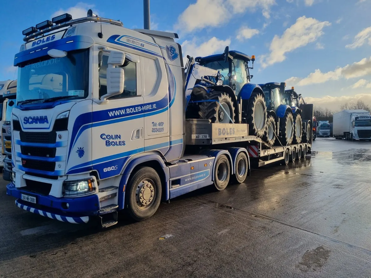 Lowloader haulage - Image 1