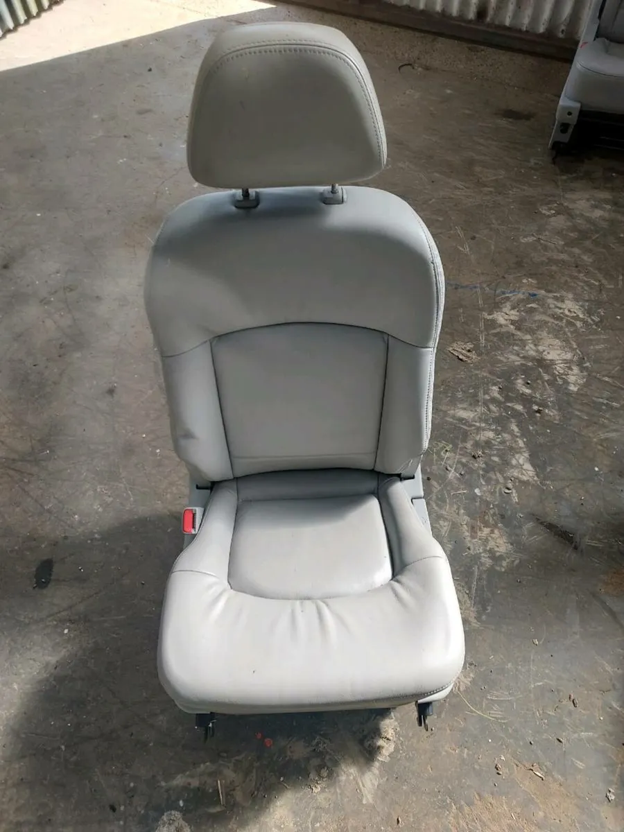 Leather seats suitable for camper - Image 1