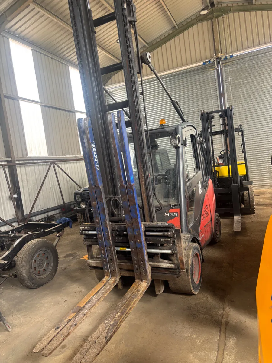 2010 4.5 Ton & 3.5 Ton Gas Linde 4 Fork - Image 3