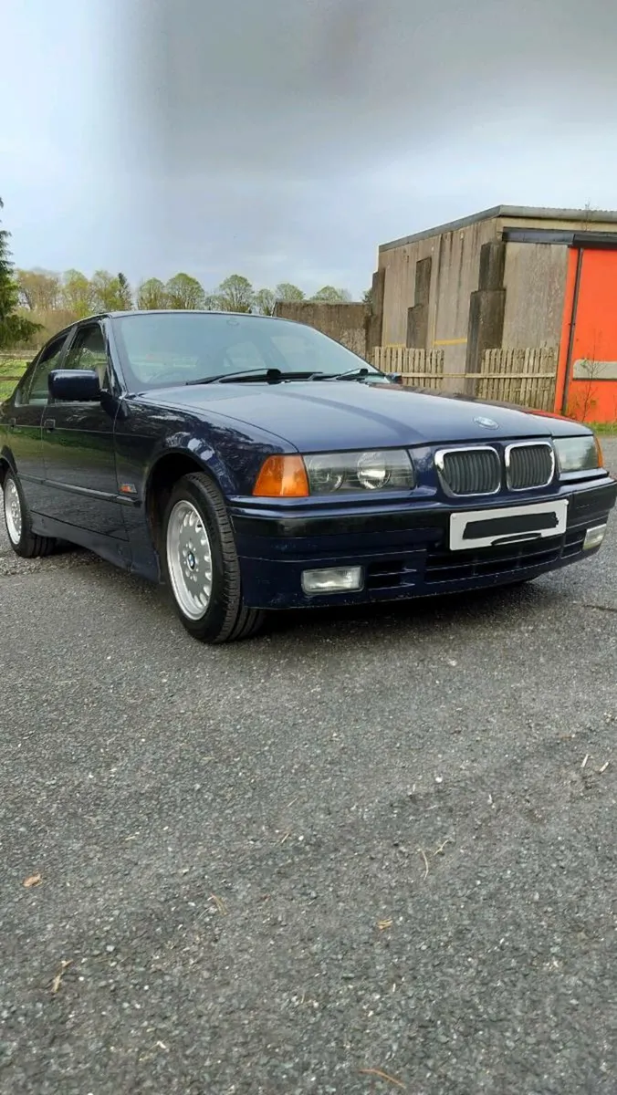 BMW E36 1991 Vintage - Image 1